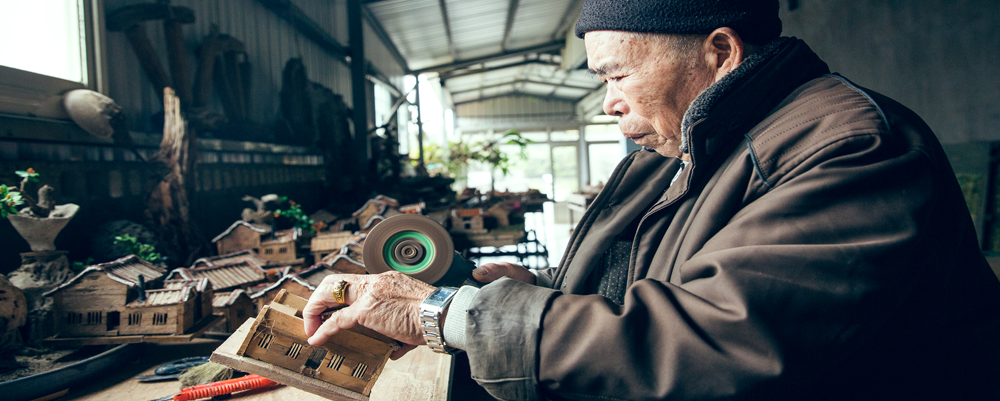 Senior Penghu artisan – Tsai, Shu-Mu restores old houses by hand and reconstructs the beauty of settlements on Ju Island