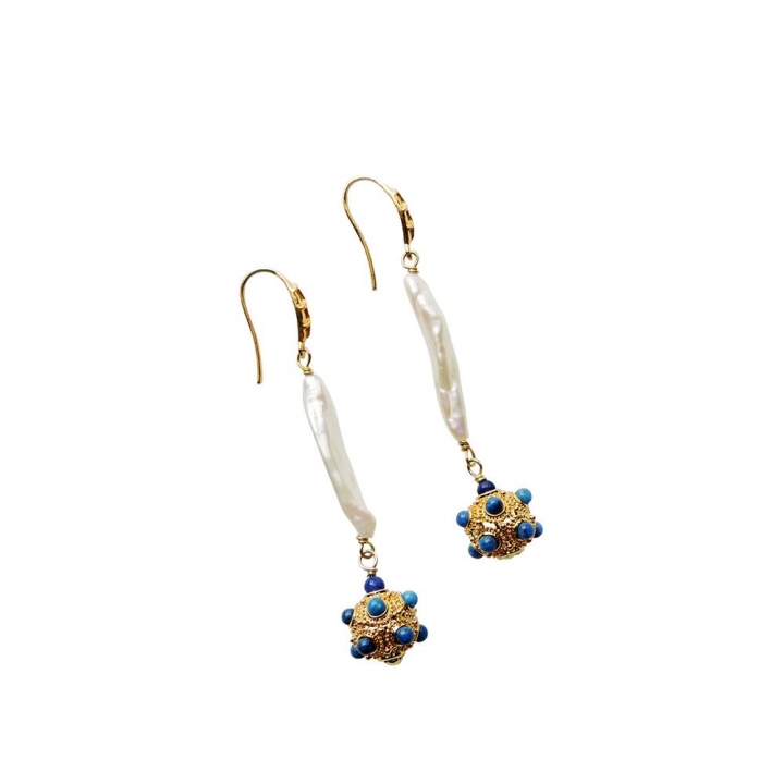 Earrings with the design of glass bead of warring state period故宮如意常在青金石耳環