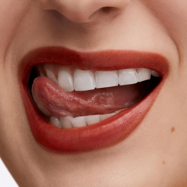 M.A.C LUSTREGLASS LIPSTICKM.A.C 超水感持色水唇膏