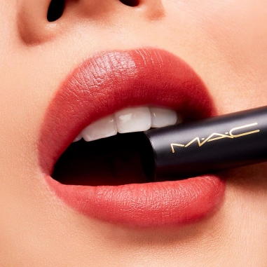 POWDER KISS VELVET BLUR SLIM STICK LIPSTICK絲柔粉霧奢緞唇膏