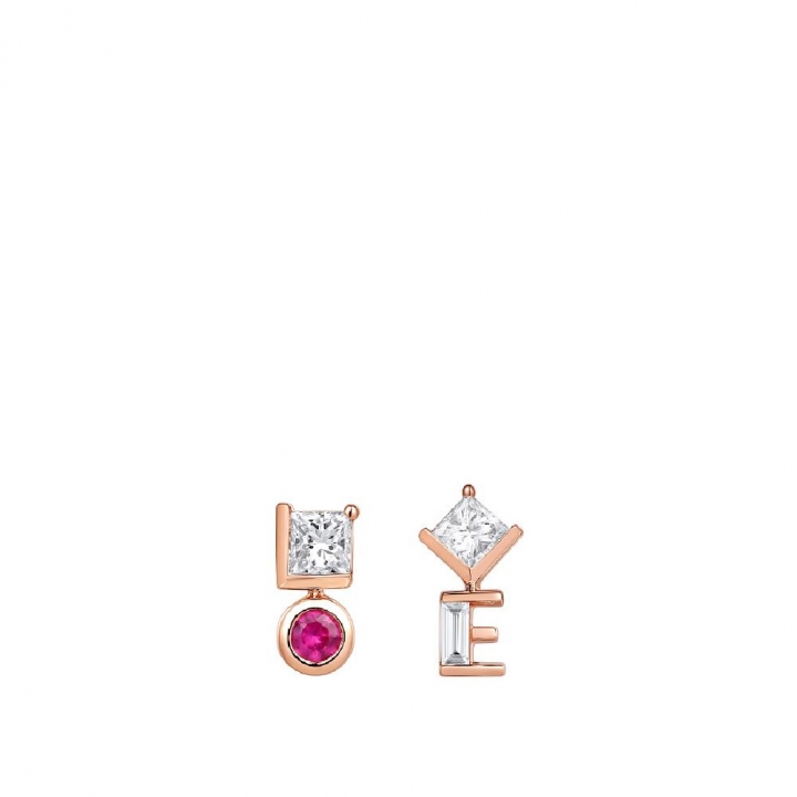 Le Petit Fancy EarringsLe Petit Fancy_熱情鑽石耳環_LOVE