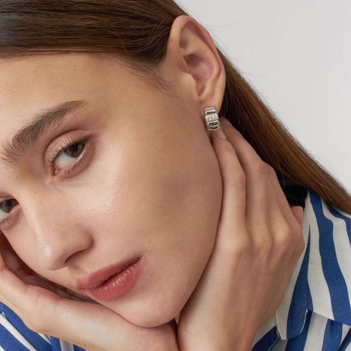 Cara EarringsCara 排鑽寬版耳環