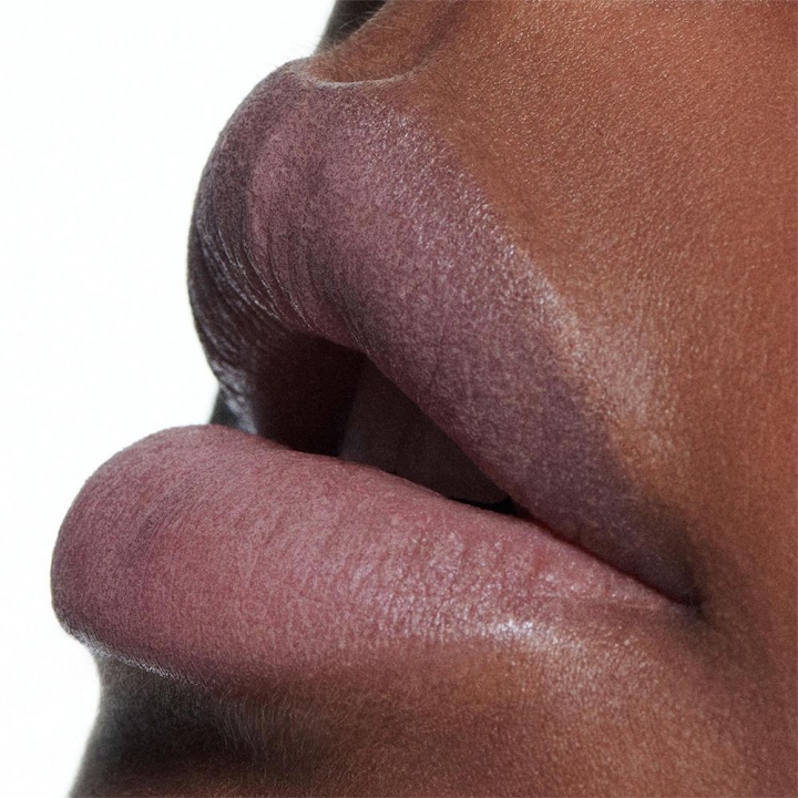 POWDER KISS?LIQUID LIPCOLOUR絲柔粉霧唇釉