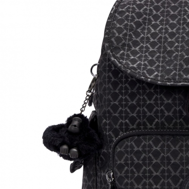 CITY PACK S SIGNATURE EMBCITY PACK S 後背包