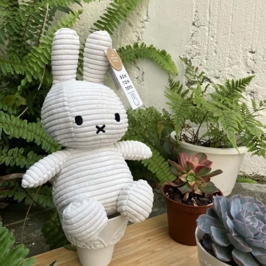 Miffy ECO Corduroy Offwhite - 33 cmBON TON TOYS|Miffy米菲兔ECO燈芯絨填充玩偶-白 33cm