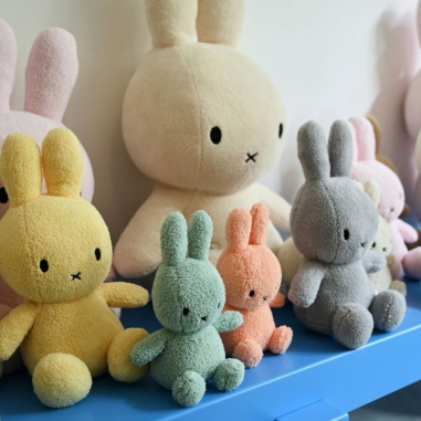 Miffy Terry Peach - 23 cmBON TON TOYS|Miffy米菲兔填充玩偶-桃 23cm
