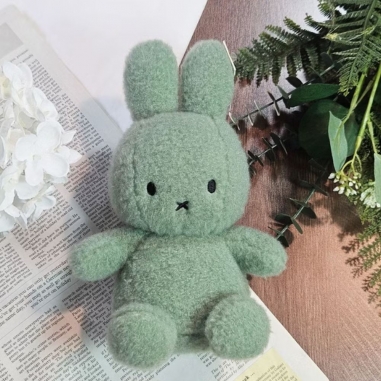 BON TON TOYS|Miffy米菲兔ECO棉填充玩偶-開心果 23cmBON TON TOYS|Miffy米菲兔ECO棉填充玩偶-開心果 23cm