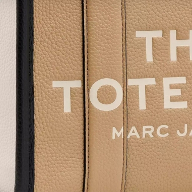 MJ THE SMALL TOTEMJ THE SMALL TOTE