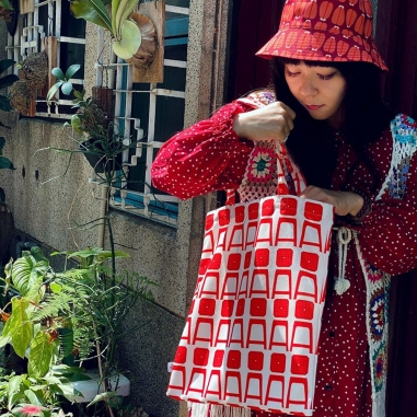 錦源興|臺灣設計製造印花造型肩背手提袋 紅椅凳