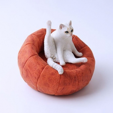 JXK Studio 1/6 比例動物系列 懶貓4.0 (附沙發) 白貓JXK Studio 1/6 比例動物系列 懶貓4.0 (附沙發) 白貓