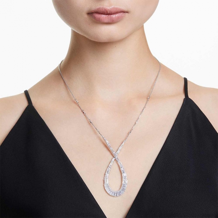 Hyperbola NecklaceHyperbola 項鍊