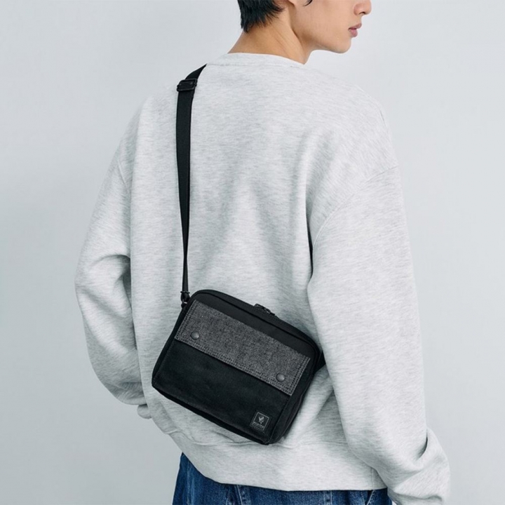 SHOULDER BAGPATCH WORK斜背包