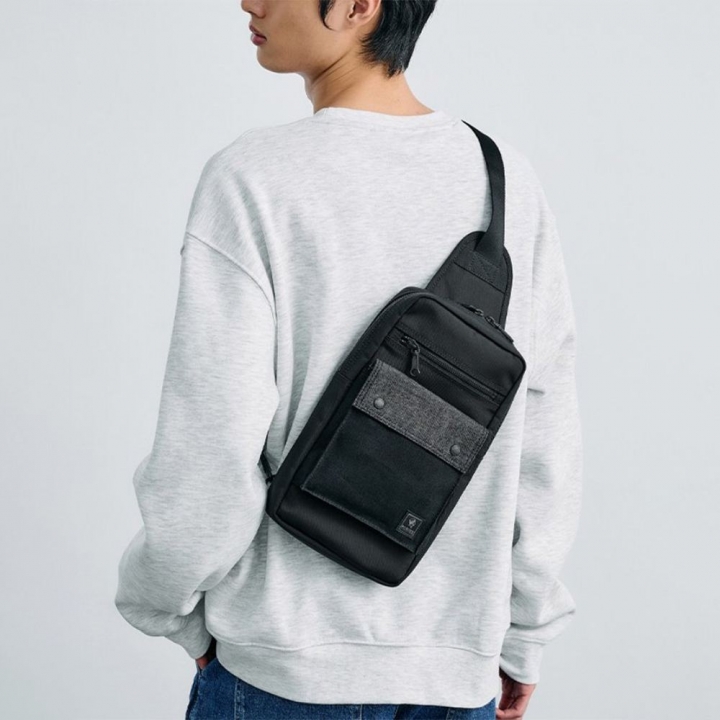 SLING BAGPATCH WORK單肩包