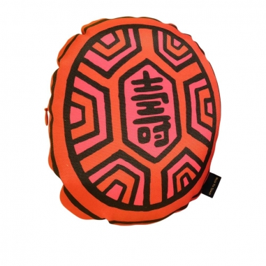YIN TAIWANYIN TAIWAN 茚 YIN TAIWAN｜（壽）紅龜粿造型小抱枕