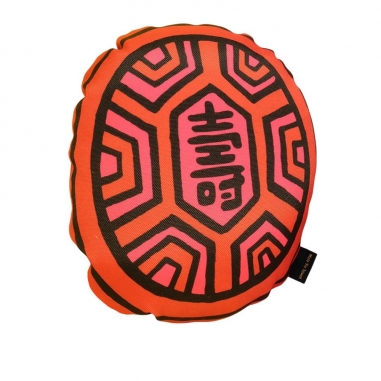 YIN TAIWANYIN TAIWAN 茚 YIN TAIWAN｜（壽）紅龜粿造型小抱枕