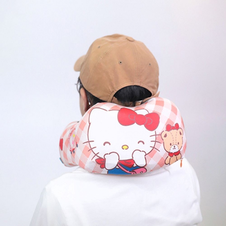 Sanrio 三麗鷗 HELLO KITTY頸枕 格紋紅